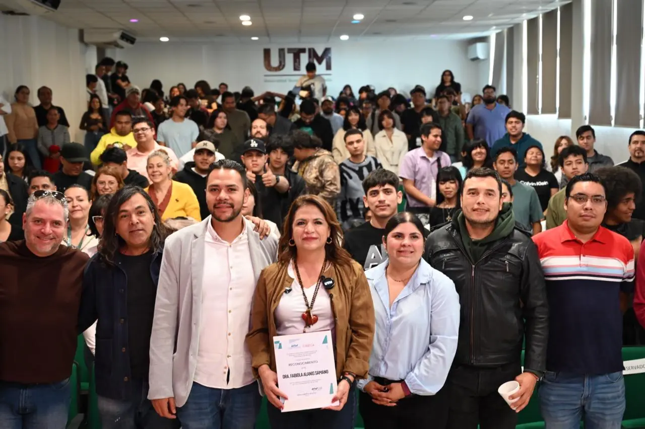 Fabiola Alanís llama a construir una estrategia integral para atender a las adolescencias y prevenir riesgos en entornos digitales y sociales 