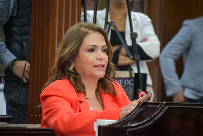 Fabiola Alanís vuelve a encabezar la encuesta nacional de presidentes de Jucopo