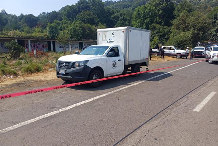 Fallecen 2 hombres y una mujer queda herida, tras agresión armada en la libre Pátzcuaro-Uruapan