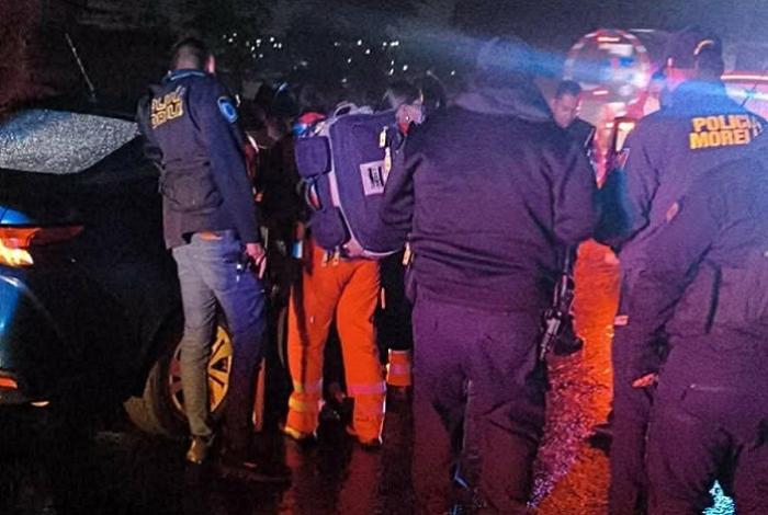 Familia sufre ataque armado en la carretera Morelia-Salamanca, a la altura de Tarímbaro