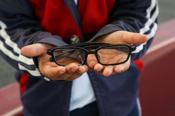 Familias tienen hasta el 15 de noviembre para recoger lentes de Vida Saludable: SEE