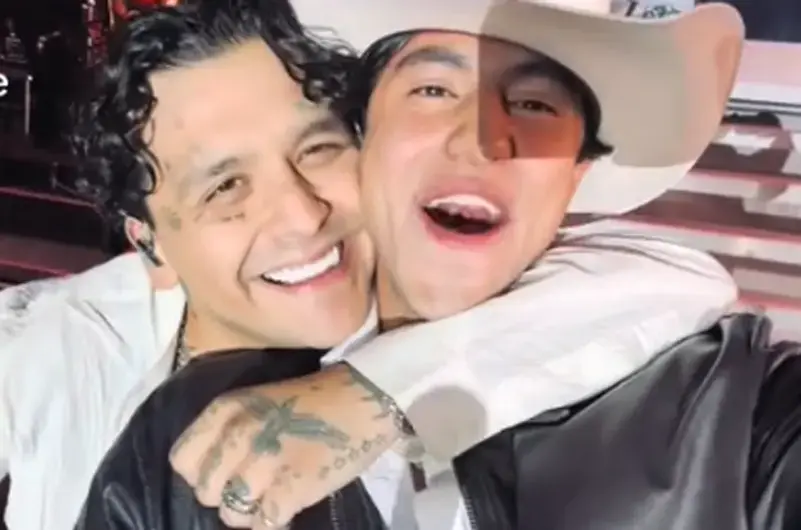 Fan de Nodal relata experiencia con beso de Christian