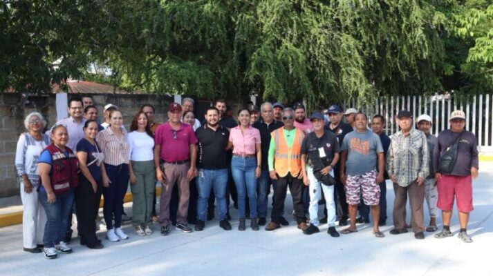 Fanny Arreola y miembros del Cabildo aperturan estacionamiento del Parque Amanecer en beneficio de familias y locatarios del Mercado Ignacio López Rayón
