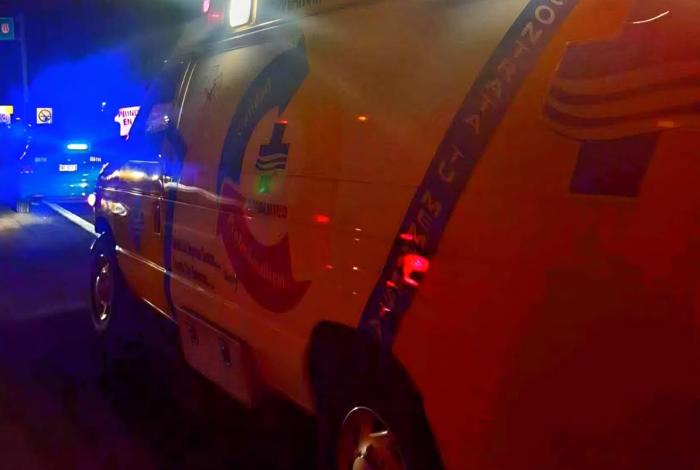 Fatal choque por alcance entre moto y auto deja un fallecido y un herido; en la Siglo XXI