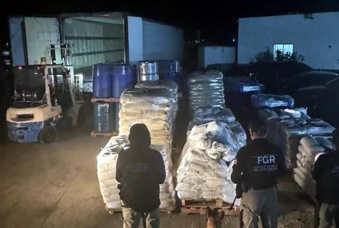 Federales investigan aseguramiento de cartuchos y precursores químicos en LC
