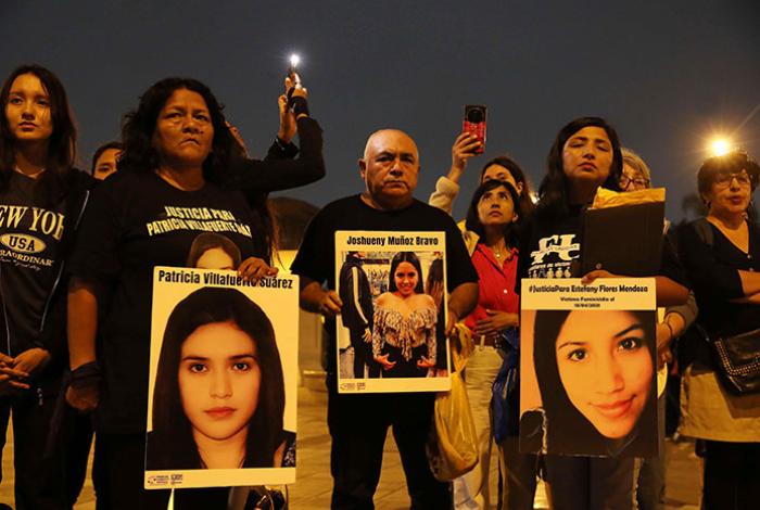 Feministas protestan en Perú contra plan para eliminar delito de feminicidio