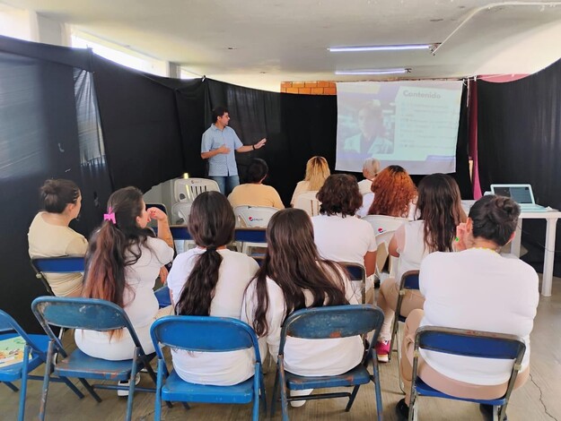 Feria de la ciencia inspira a mujeres privadas de la libertad