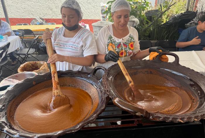 Feria del Mole llega a Santa María con sabores tradicionales