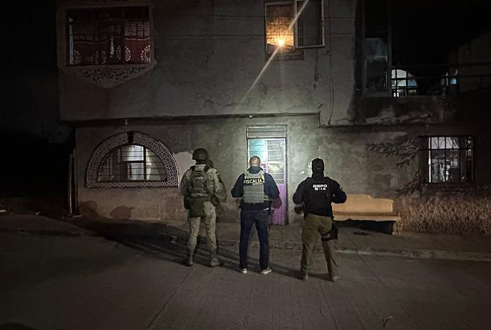 FGE asegura más de mil dosis de droga tras cateos en Morelia y Tarímbaro; hay 2 detenidos