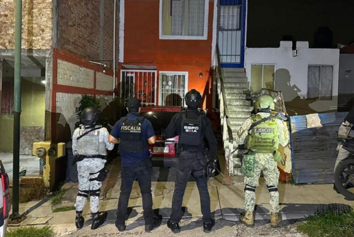 FGE realiza cateo en Tarímbaro y asegura más de 440 dosis de metanfetamina