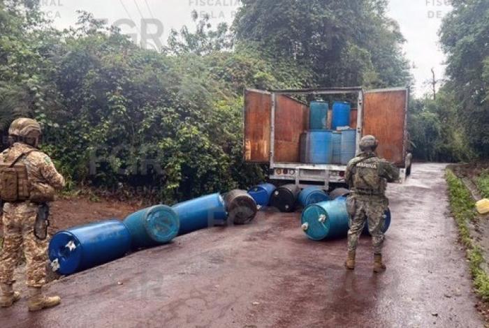FGR asegura más de 14 mil litros de huachicol, en Arteaga