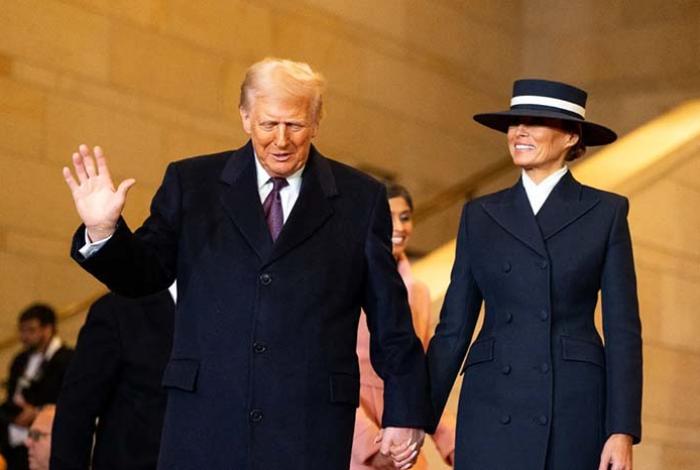 Firman petición para exigir que Trump deporte a su esposa Melania, originaria de Eslovenia