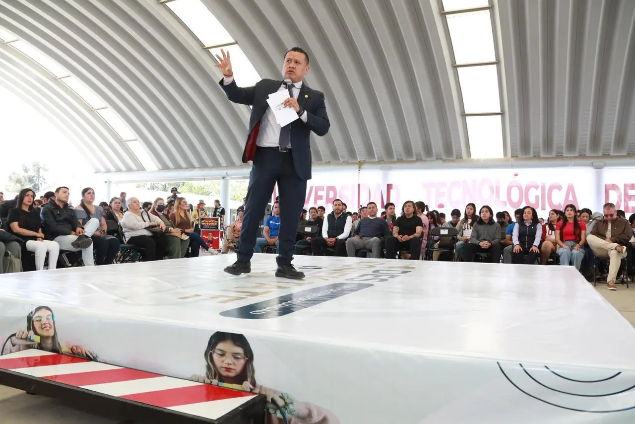 Fiscal Carlos Torres Piña convoca a jóvenes al foro “Sean usuarios, no víctimas digitales”