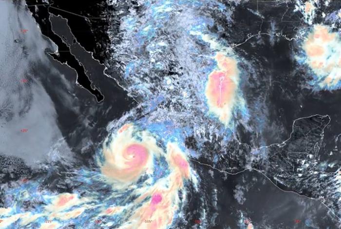 Flossie avanza como huracán categoría 2 y causará lluvias torrenciales en Colima y costa de Michoacán