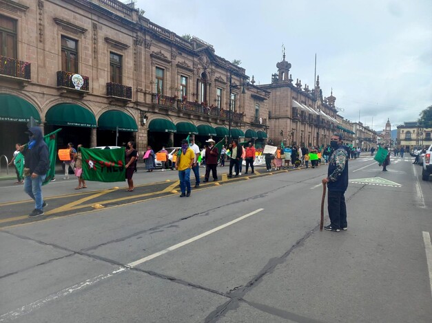 FNLS extiende manifestación de la plaza Ocampo a la avenida Madero