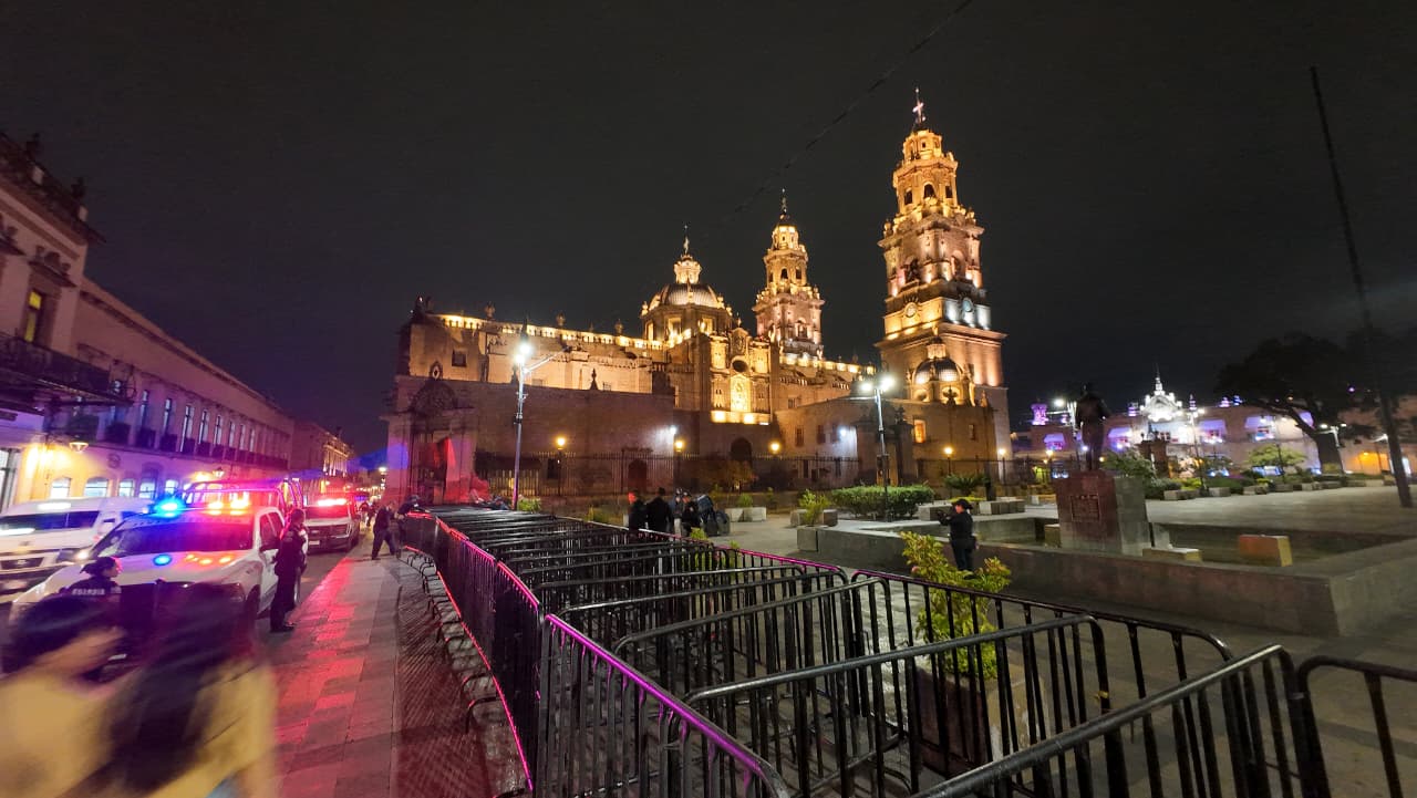 FNLS | Retiran vallas del Centro Histórico de Morelia tras seis días de cierre
