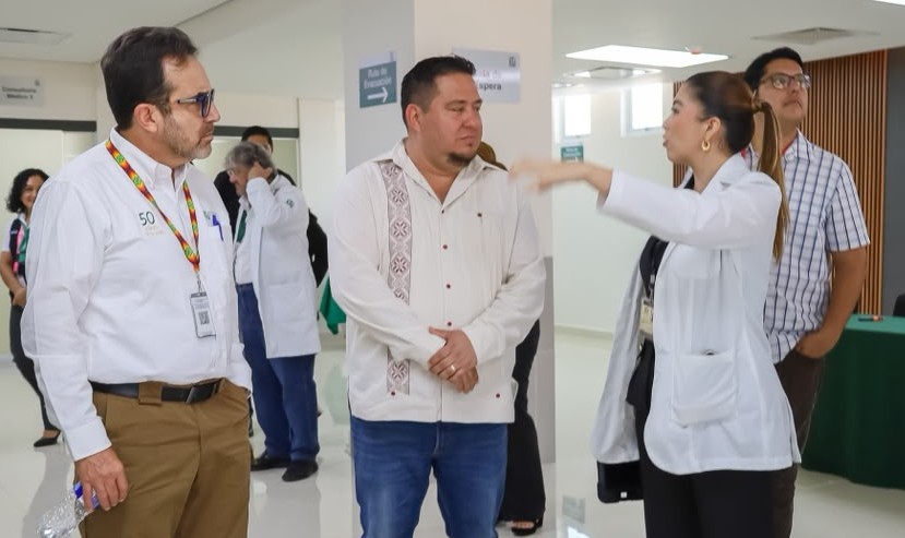 Formalizan donación de predio para área plus del IMSS en Lázaro Cárdenas