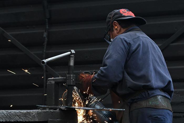 Fortaleza del peso golpea la competitividad de las exportaciones mexicanas a EUA