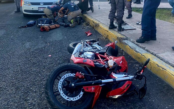  #Foto | Motociclista queda herido tras derrapar cerca del Estadio Morelos