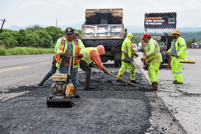  #Fotos | SCOP activa labores de bacheo emergente en carreteras federales