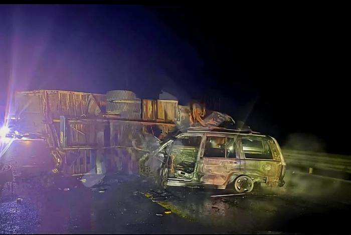 Fuerte accidente en carretera Zacapu-Panindícuaro deja un muerto y tres vehículos calcinados