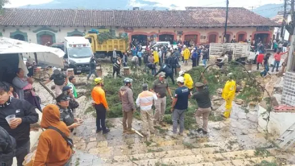 Fuertes tornados provocan daños en San Cristobal de las Casas
