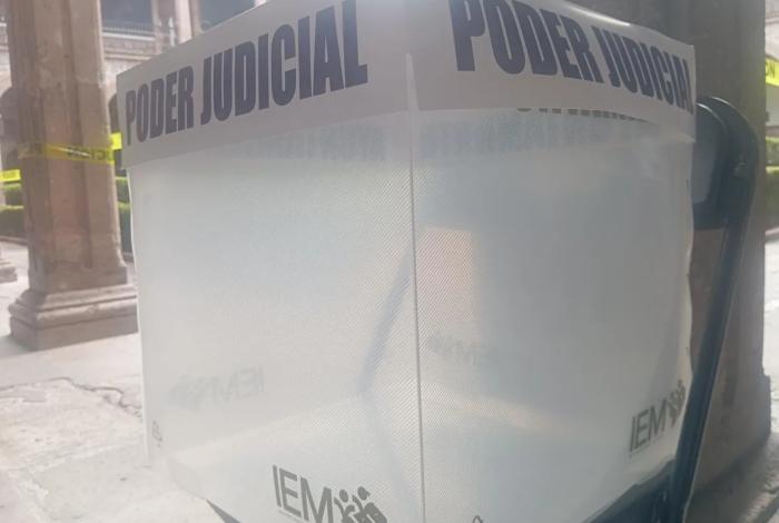 Funcionarios no asistieron: paralizada, casilla del Colegio de San Nicolás