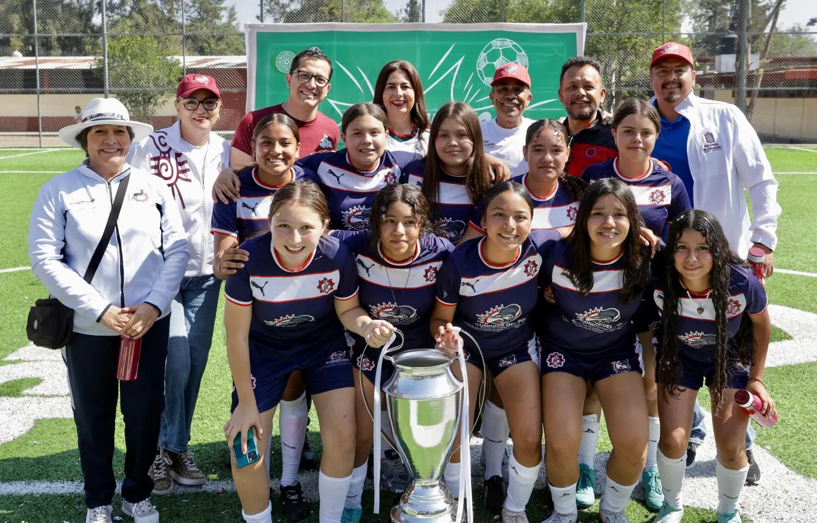 Gabriela Molina reconoce a campeones estatales del Mundialito Escolar