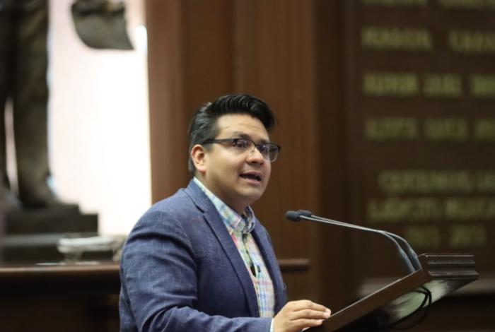 Garantizan atención oportuna a niños con cáncer en Michoacán tras reforma de ley: Toño Carreño