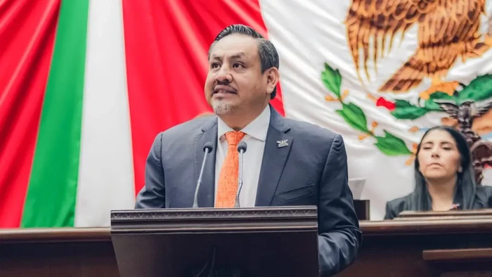 Garantizar derechos reproductivos de las mujeres en legislación y combatir violencia propone Víctor Manríquez