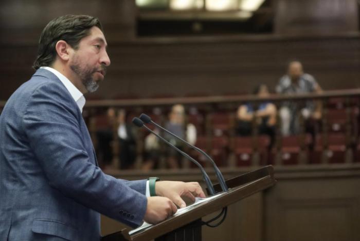 Garantizar salud mental de servidores públicos en Michoacán, propone en iniciativa Abraham Espinoza