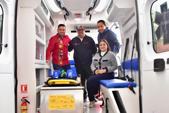 Gestión de nueva ambulancia para La Huacana, salvará vidas: Reyes Galindo