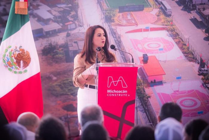 Gladyz Butanda inaugura obras del Plan Michoacán en Uruapan