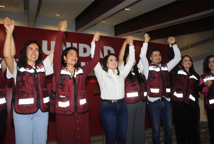 Gladyz Butanda rechaza ser la candidata oficialista y se enfila de tiempo completo para el 2027