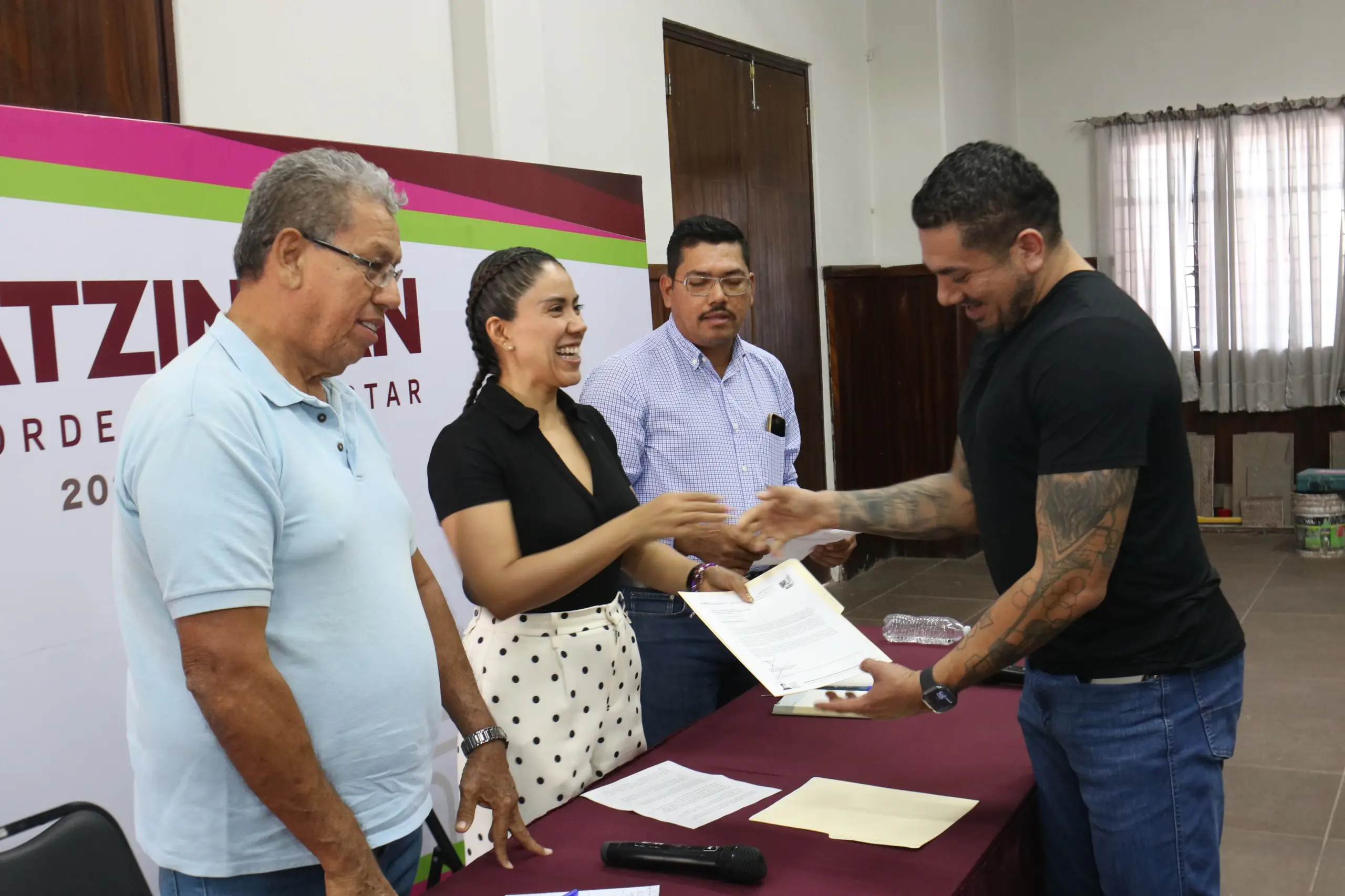 Gobierno de Apatzingán que encabeza Fanny Arreola avanza en las concesiones de agua a productores