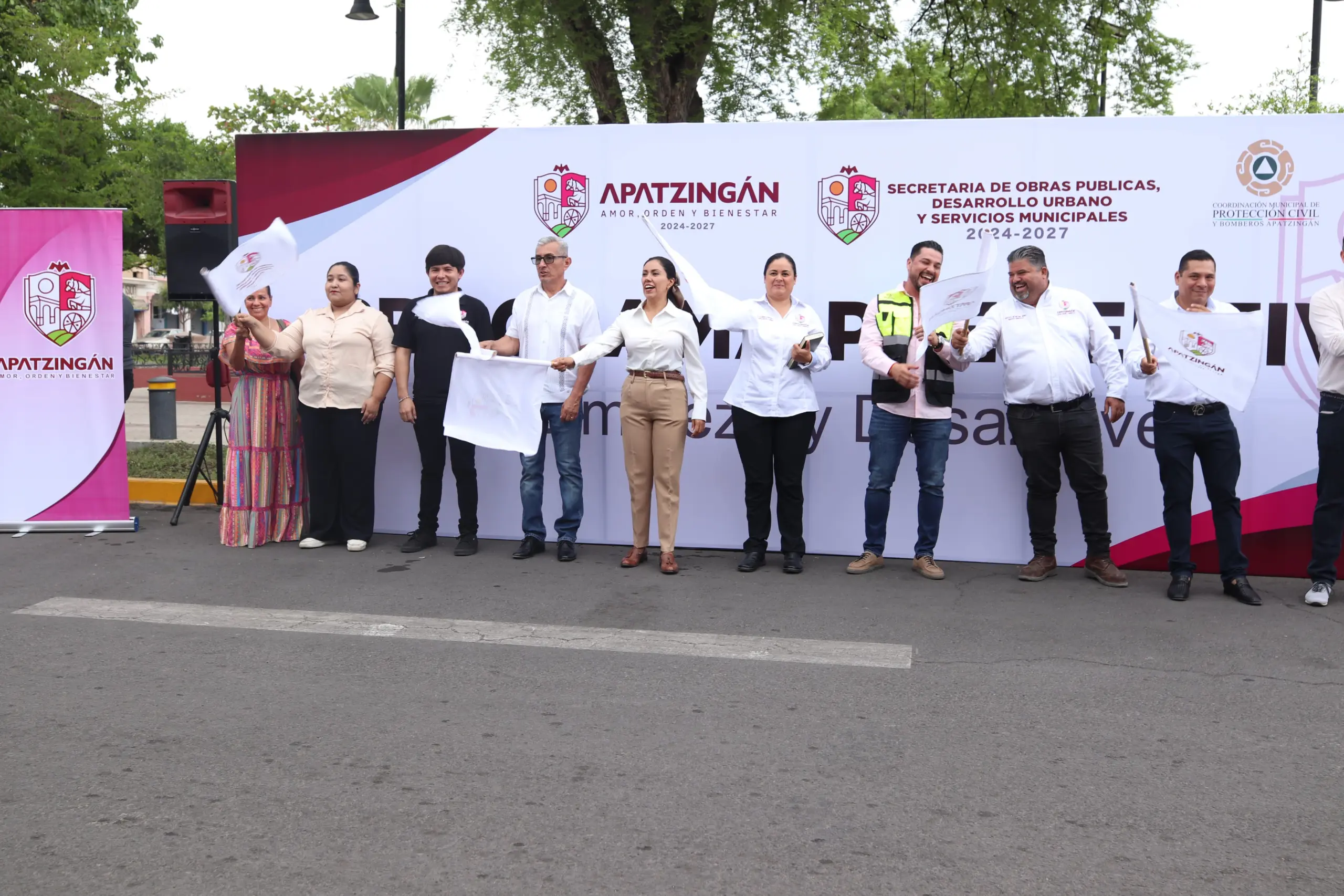 Gobierno de Fanny pone en marcha programa preventivo de limpieza y desazolve en Apatzingán