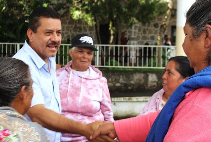 Gobierno de Morelia lleva 24 mil gallinas entregadas a familias de la zona rural del municipio