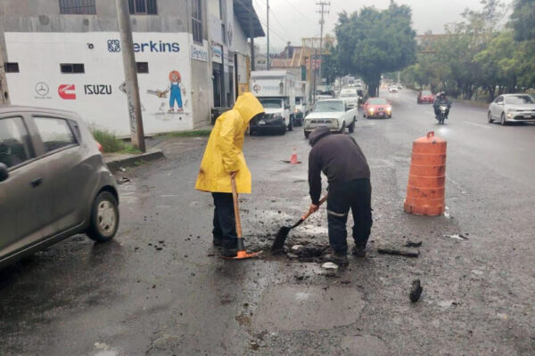 Gobierno de Morelia realiza bacheo en diferentes puntos