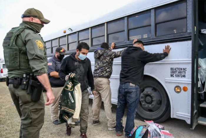 Gobierno de Puerto Rico desata críticas por entregar datos de inmigrantes a EUA