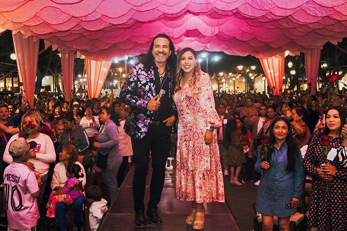 Gobierno de Salvador Escalante celebra a las madres con música y regalos