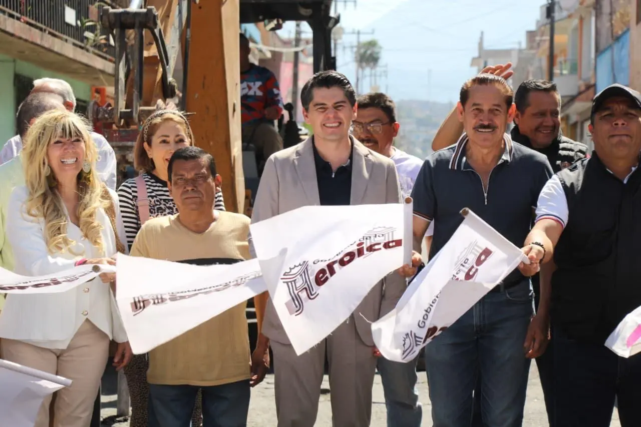 Gobierno de Zitácuaro fortalece rehabilitación de vialidades en colonias y comunidades