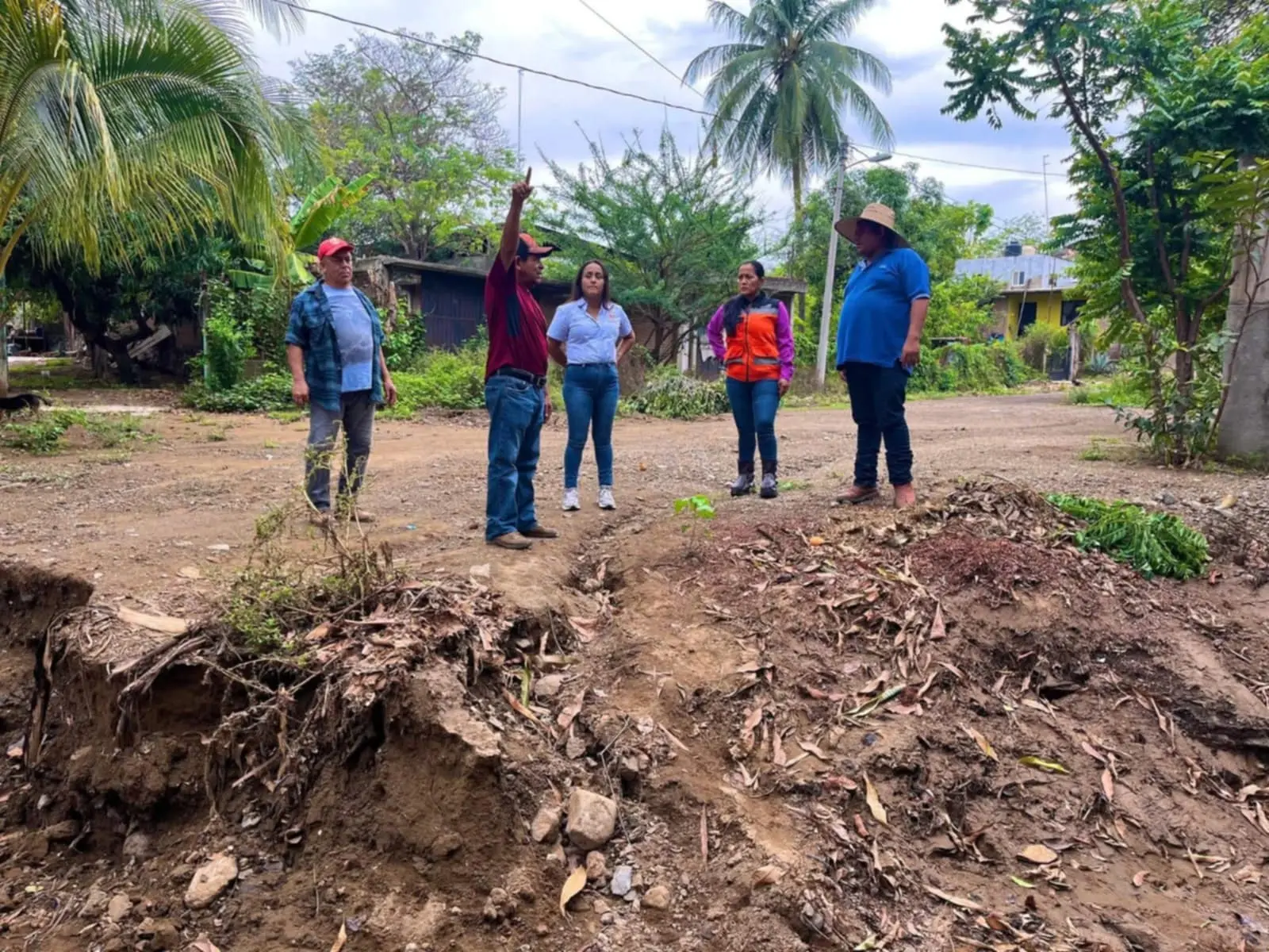 Gobierno Municipal y ArcelorMittal Supervisan Acciones Preventivas en Acalpican de Morelos y en La Mira Ante Temporada de lluvias