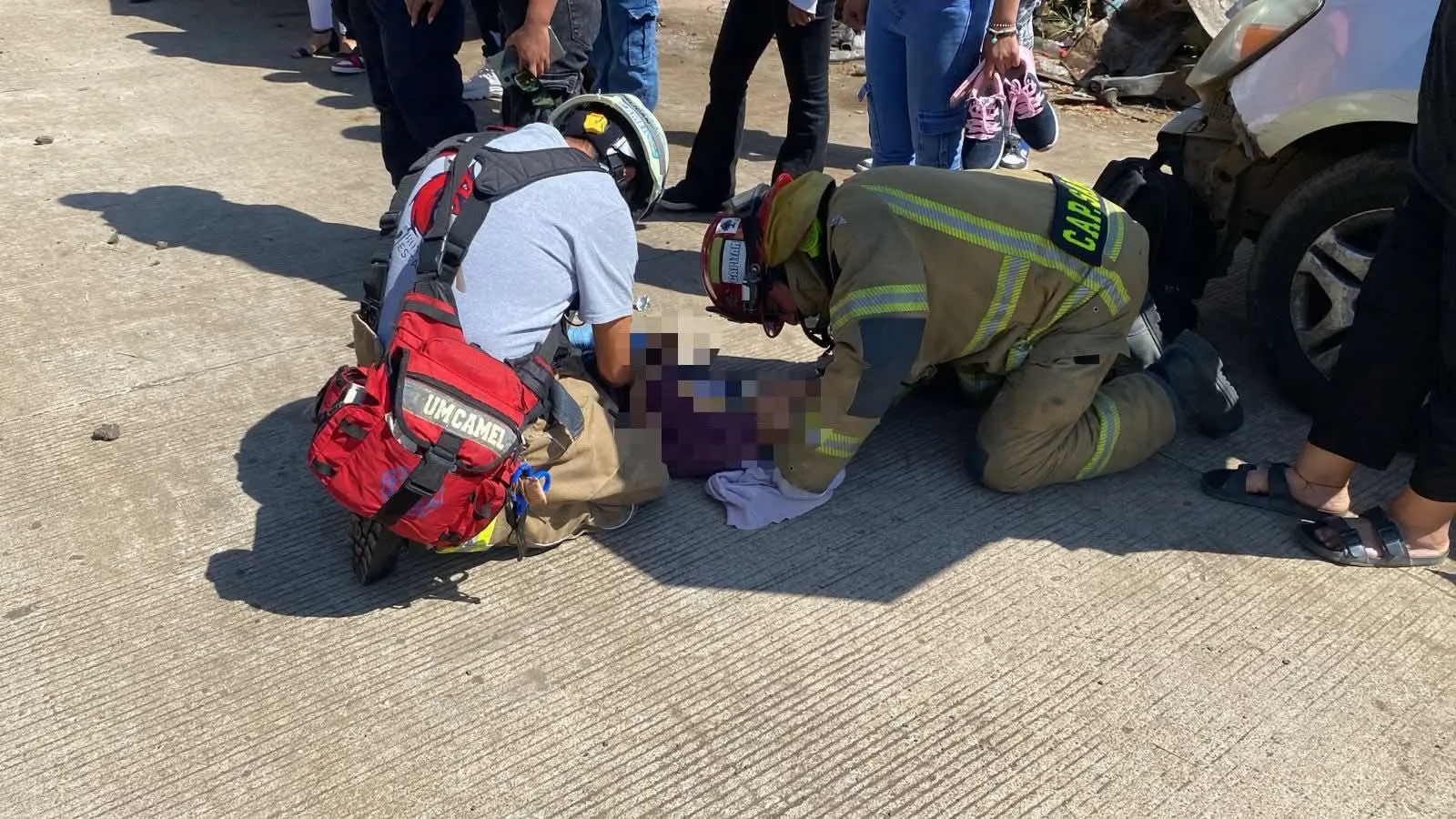 Graves tres adolescentes al estrellar su cuatrimoto en Morelia