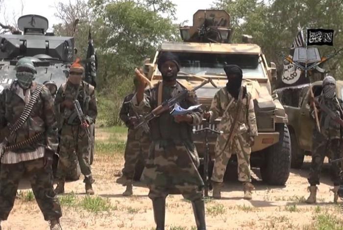 Grupo armado mata a un maestro y secuestra a 25 alumnas en una escuela en Nigeria