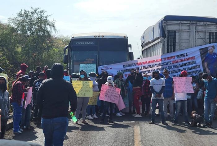 Habitantes de La Ruana bloquean carretera en Buenavista; exigen presentación con vida de familiares desaparecidos