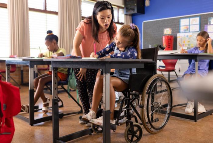 Habrá personal capacitado en escuelas de Michoacán para que personas con discapacidad puedan estudiar