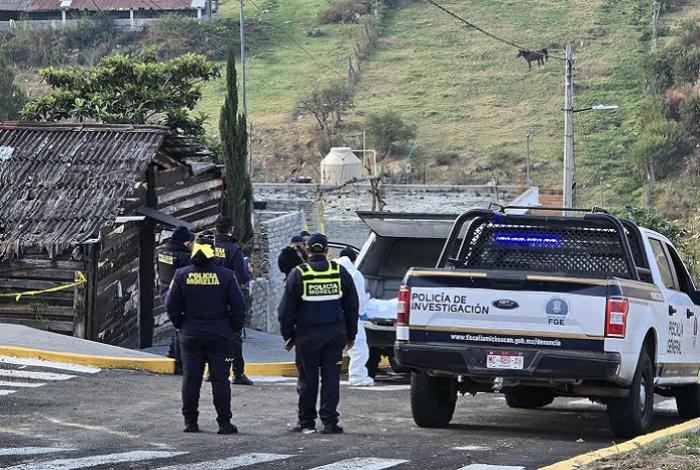 Hallan a hombre asesinado y con heridas de arma blanca, en la colonia Valle del Durazno