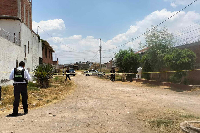 Hallan a hombre muerto en colonia Jardines de Santiaguito, en Morelia