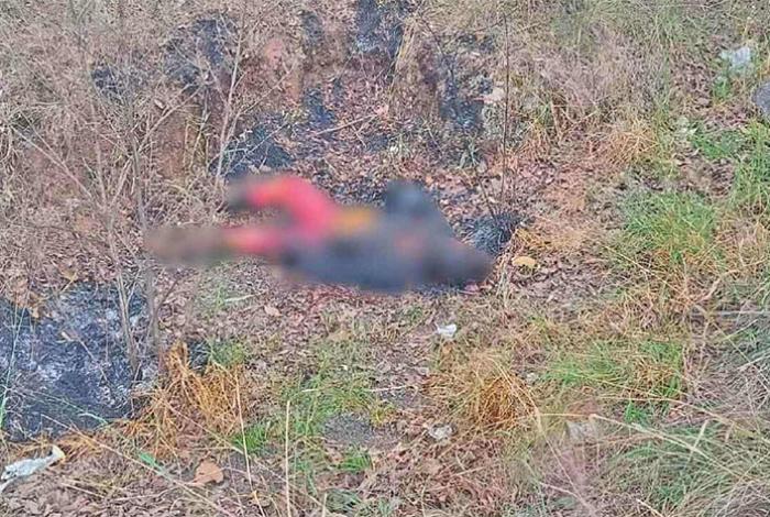 Hallan a hombre muerto y parcialmente calcinado en la región de Contepec
