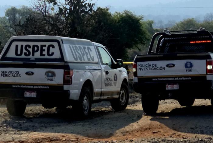 Hallan a hombre muerto y semienterrado en fosa clandestina ubicada en Chucándiro